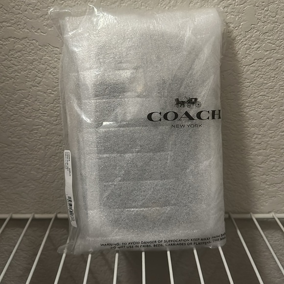 Coach Black leather phone Crossbody, New in Package - Picture 4 of 7